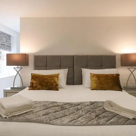 Hanover House 4* 利兹