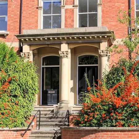 Hanover House 4*