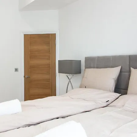 Hanover House 4*
