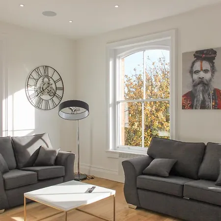 Hanover House 4*