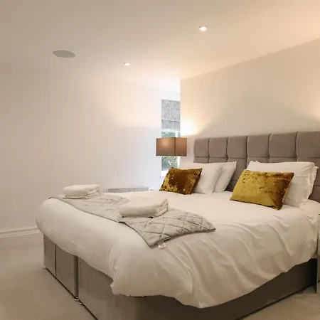 Hanover House 公寓式酒店 4*