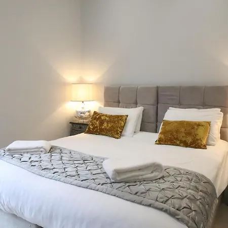 Hanover House 公寓式酒店 4*