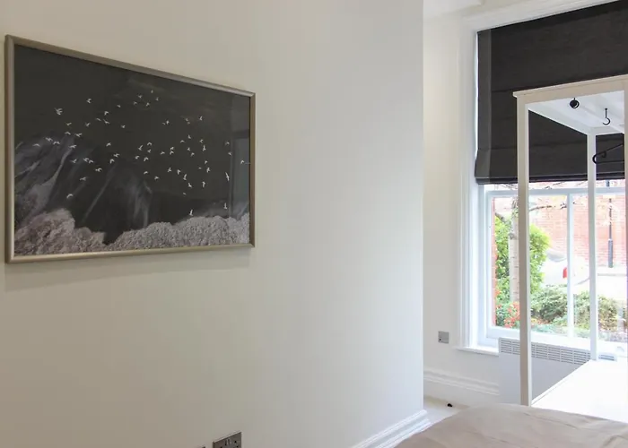 Hanover House Aparthotel 4*