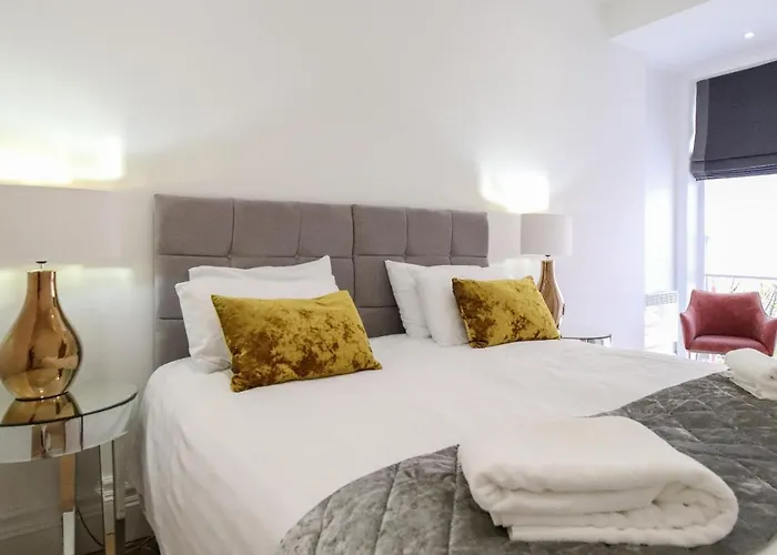 Hanover House Aparthotel