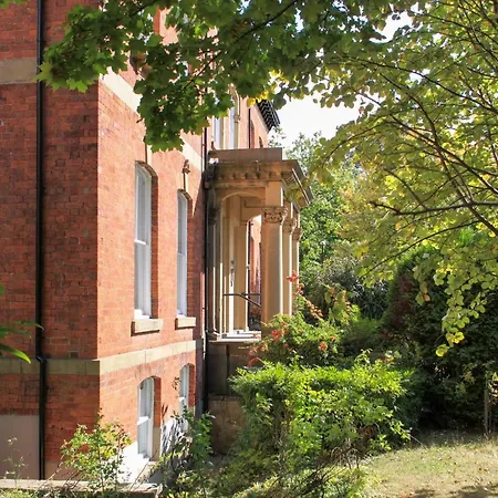 Hanover House Апарт-готель