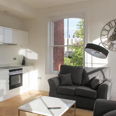 Hanover House 4* Лидс