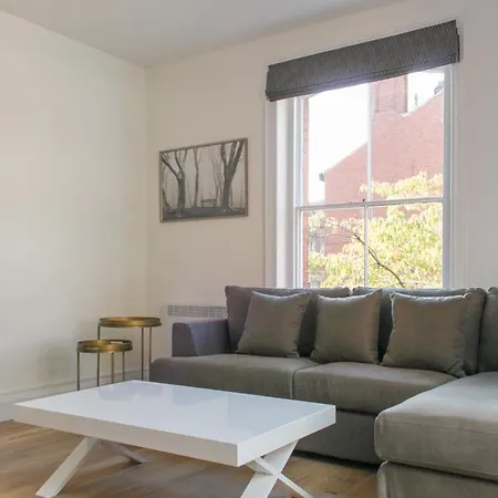 Hanover House Апарт-отель Лидс