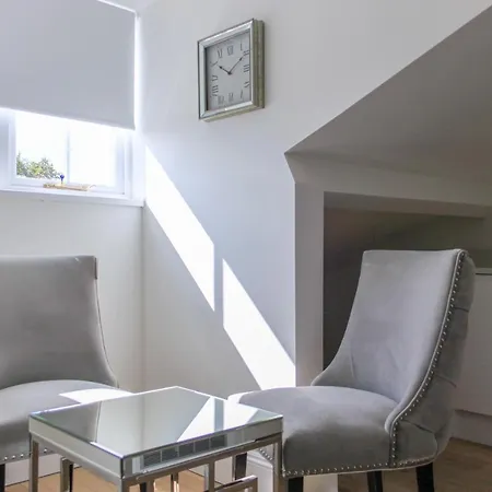 Hanover House 4* Лидс