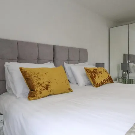 Hanover House 4*
