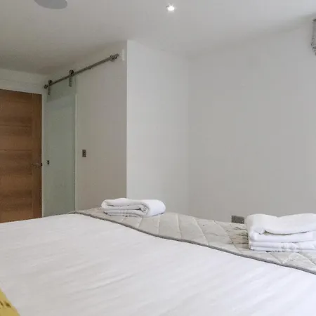 Hanover House Лидс