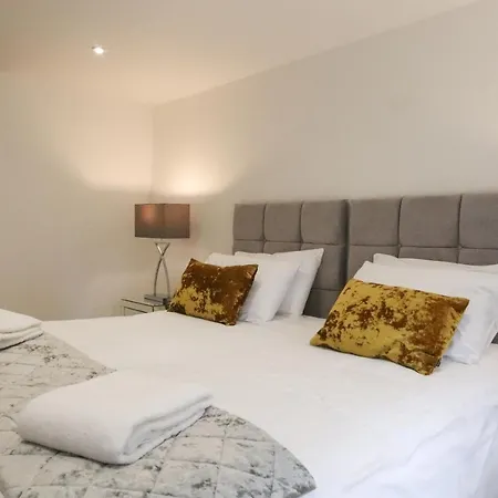 Hanover House 4*