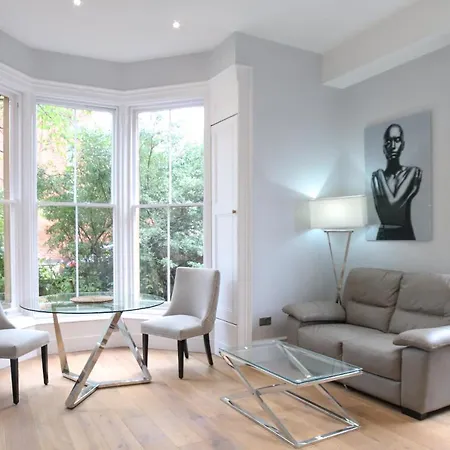 Hanover House 4*