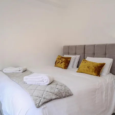 Hanover House Лидс