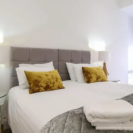 Hanover House Апарт-отель