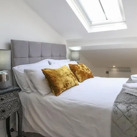 Hanover House 4*