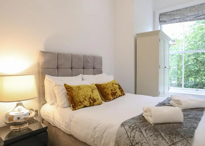 Hanover House Aparthotel